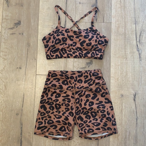 Leopard print workout set - Picture 4 of 5